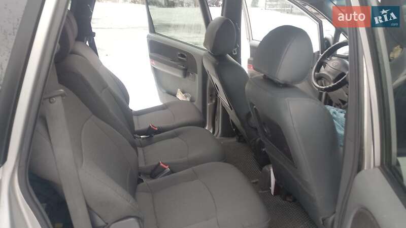 Минивэн Hyundai Trajet 2004 в Первомайске фото 6 Минивэн Hyundai Trajet 2004 в Первомайске