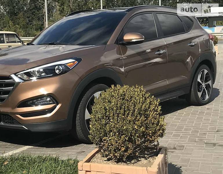 Позашляховик / Кросовер Hyundai Tucson 2015 в 