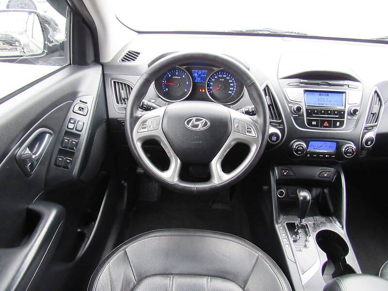 Позашляховик / Кросовер Hyundai Tucson 2011 в Києві