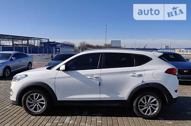 Позашляховик / Кросовер Hyundai Tucson 2015 в 