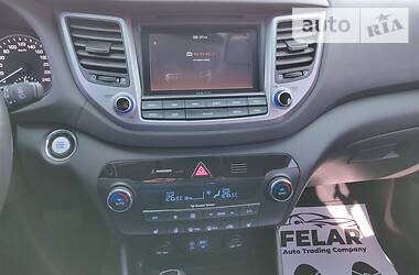 Позашляховик / Кросовер Hyundai Tucson 2015 в 