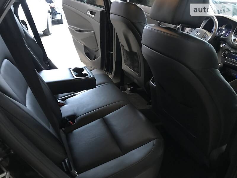 Позашляховик / Кросовер Hyundai Tucson 2015 в Одесі