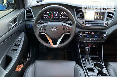 Позашляховик / Кросовер Hyundai Tucson 2017 в 
