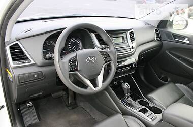 Позашляховик / Кросовер Hyundai Tucson 2015 в 