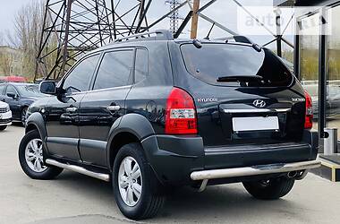Позашляховик / Кросовер Hyundai Tucson 2011 в 