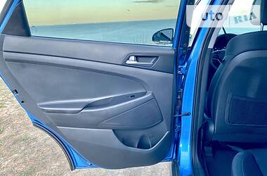 Позашляховик / Кросовер Hyundai Tucson 2015 в 
