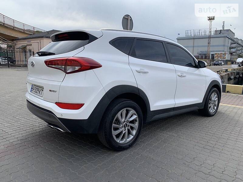 Позашляховик / Кросовер Hyundai Tucson 2016 в Одесі