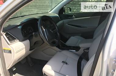 Позашляховик / Кросовер Hyundai Tucson 2017 в 