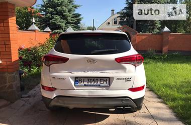 Внедорожник / Кроссовер Hyundai Tucson 2015 в Полтаве