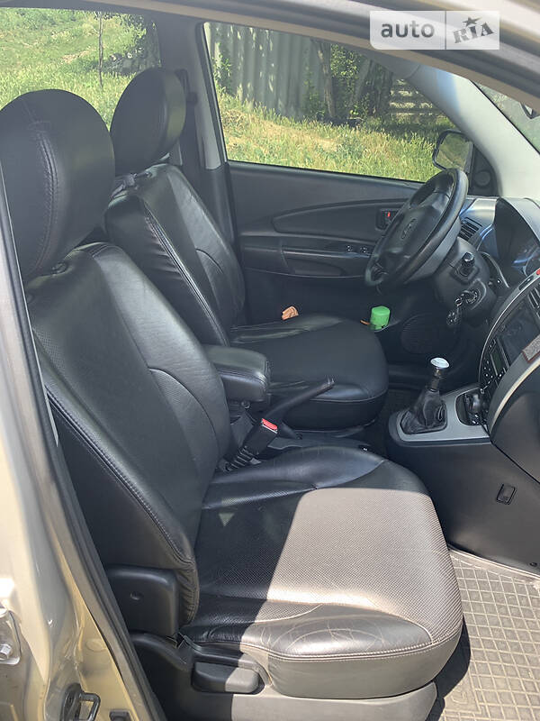 Позашляховик / Кросовер Hyundai Tucson 2007 в Солоному