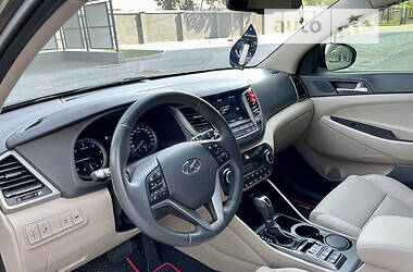 Позашляховик / Кросовер Hyundai Tucson 2018 в 