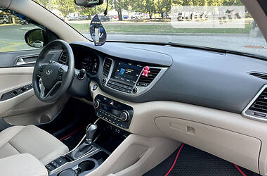 Позашляховик / Кросовер Hyundai Tucson 2018 в 
