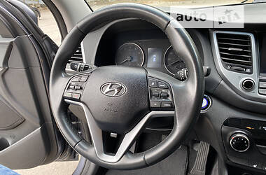 Позашляховик / Кросовер Hyundai Tucson 2016 в Дніпрі