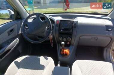 Внедорожник / Кроссовер Hyundai Tucson 2005 в 