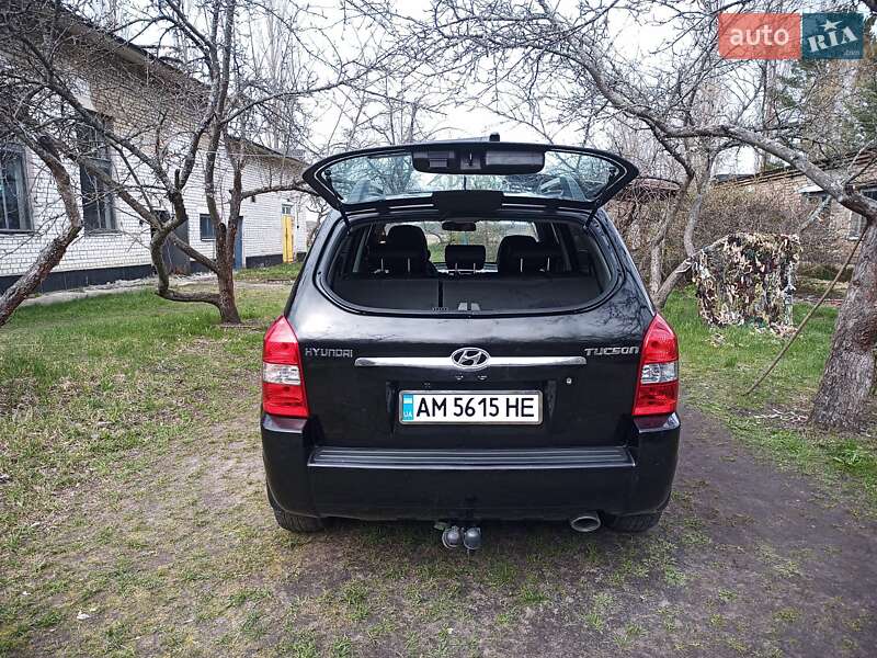 Позашляховик / Кросовер Hyundai Tucson 2007 в Житомирі