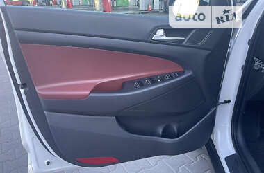 Внедорожник / Кроссовер Hyundai Tucson 2017 в 