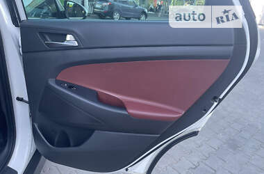 Внедорожник / Кроссовер Hyundai Tucson 2017 в 
