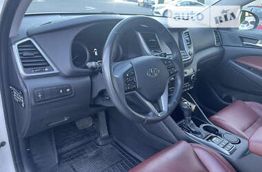 Внедорожник / Кроссовер Hyundai Tucson 2017 в 