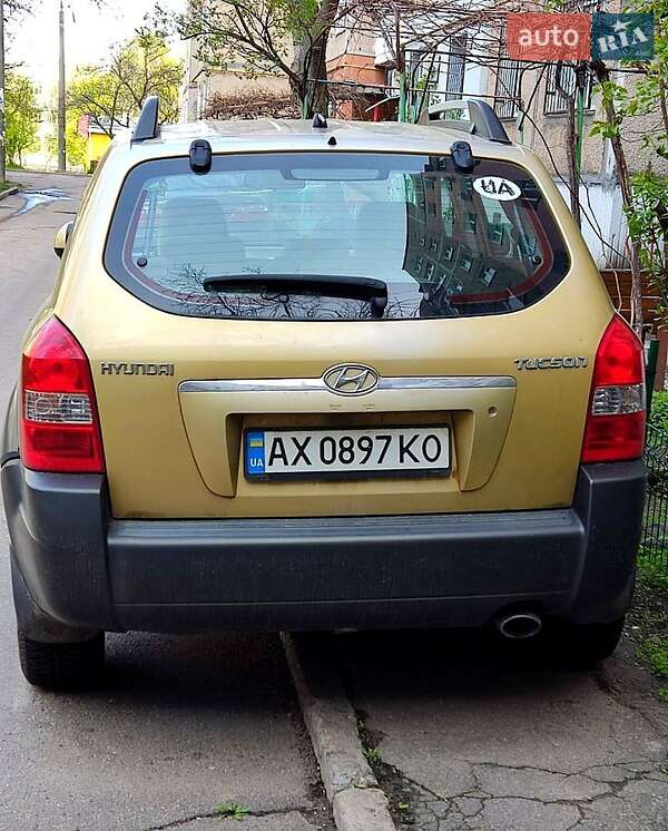 Позашляховик / Кросовер Hyundai Tucson 2004 в Черкасах