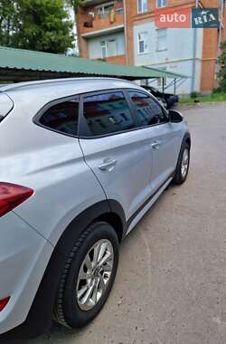 Внедорожник / Кроссовер Hyundai Tucson 2017 в 