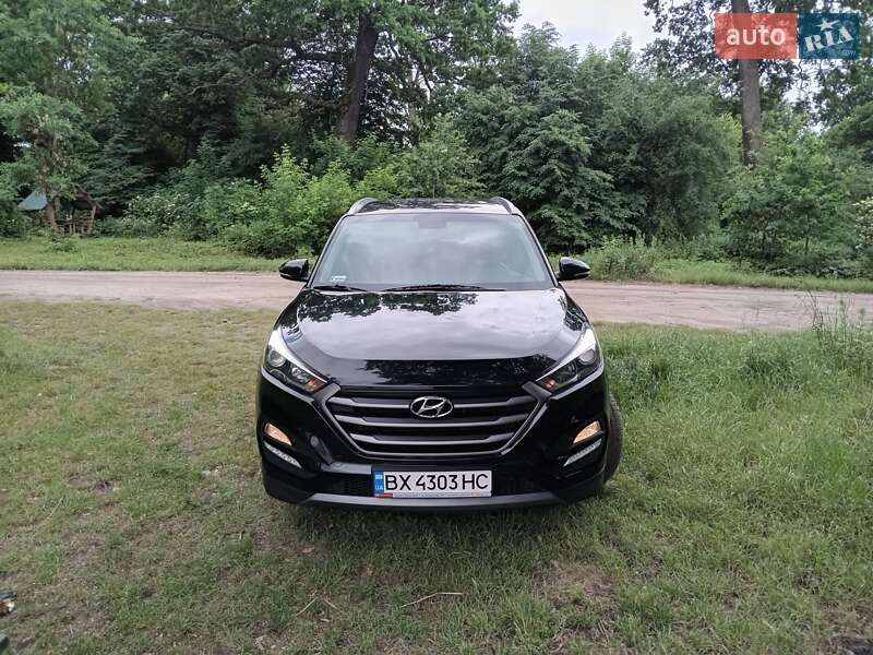 Позашляховик / Кросовер Hyundai Tucson 2016 в Києві