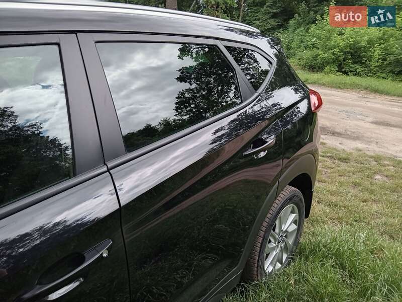 Позашляховик / Кросовер Hyundai Tucson 2016 в Києві