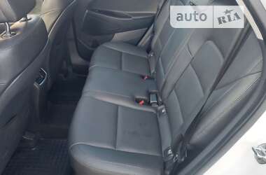 Внедорожник / Кроссовер Hyundai Tucson 2017 в 