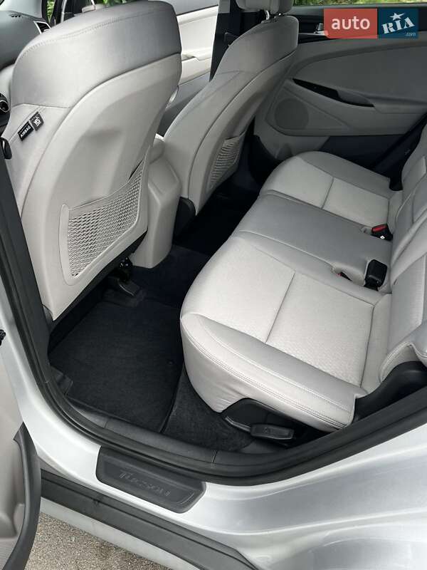 Позашляховик / Кросовер Hyundai Tucson 2017 в Києві