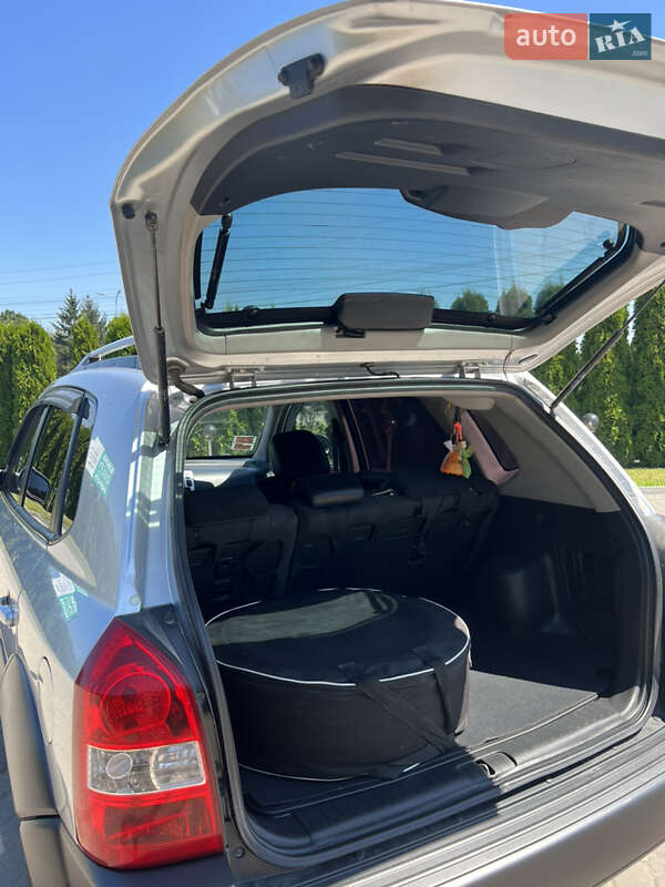 Позашляховик / Кросовер Hyundai Tucson 2010 в Дунаївцях