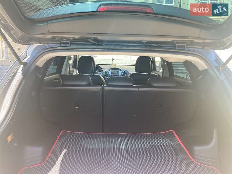 Позашляховик / Кросовер Hyundai Tucson 2010 в Гайсину