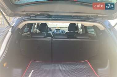 Внедорожник / Кроссовер Hyundai Tucson 2010 в 