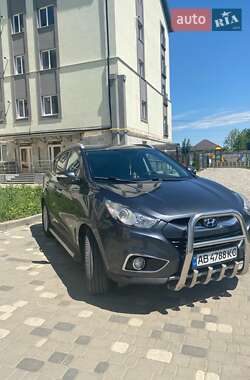 Внедорожник / Кроссовер Hyundai Tucson 2010 в 