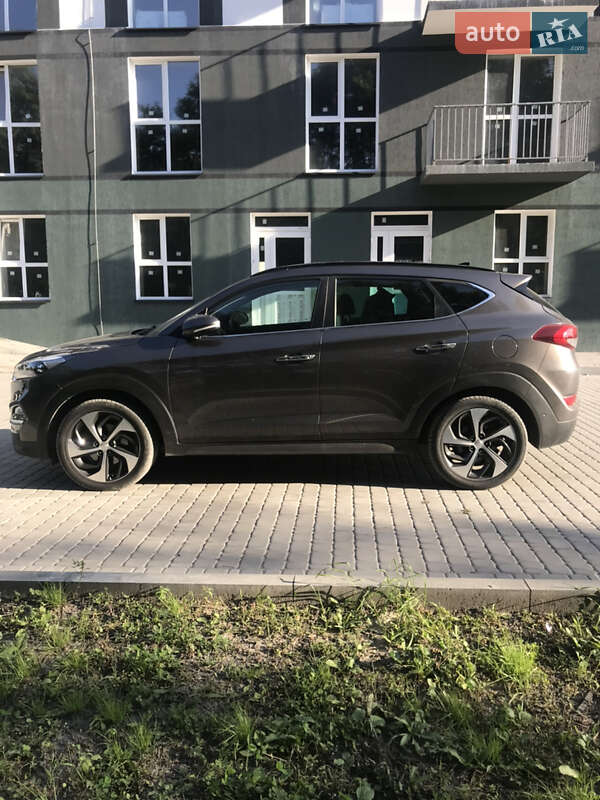 Внедорожник / Кроссовер Hyundai Tucson 2016 в Камне-Каширском