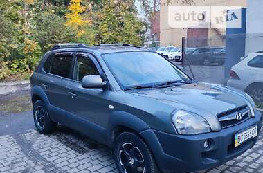 Внедорожник / Кроссовер Hyundai Tucson 2011 в 