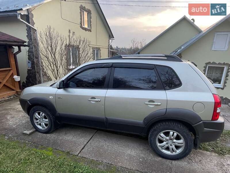 Купе Hyundai Tucson 2007 в Черновцах