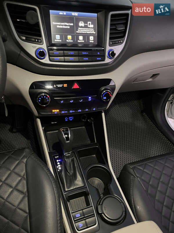 Внедорожник / Кроссовер Hyundai Tucson 2017 в Тернополе