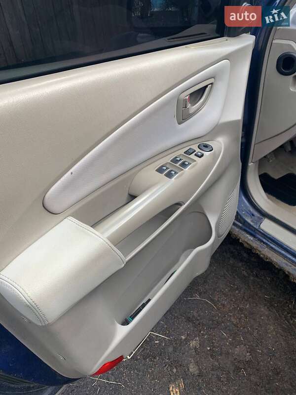 Позашляховик / Кросовер Hyundai Tucson 2004 в Самборі