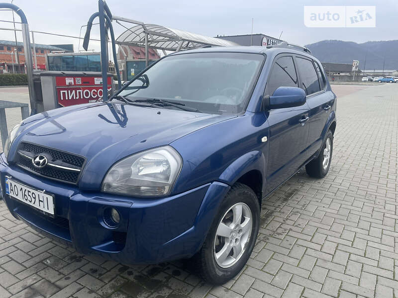 Внедорожник / Кроссовер Hyundai Tucson 2004 в Хусте