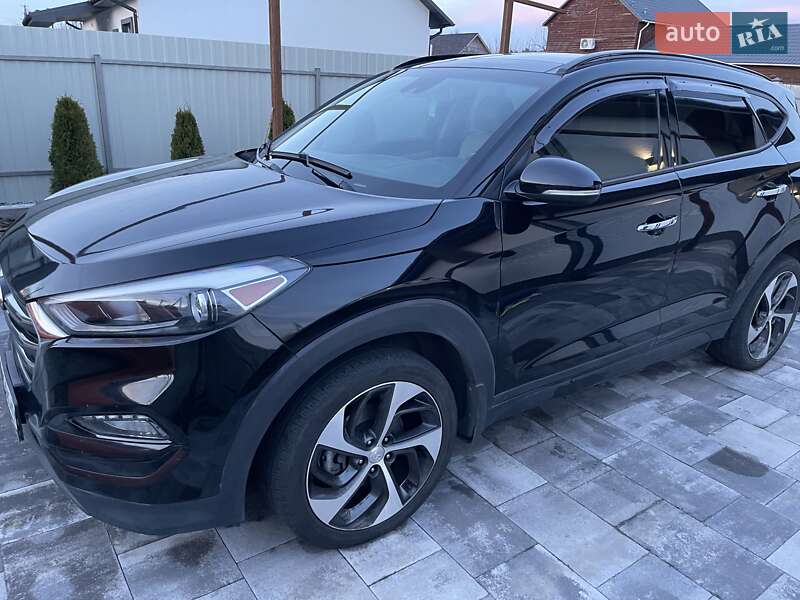 Позашляховик / Кросовер Hyundai Tucson 2016 в Києві
