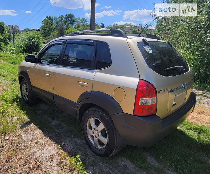 Внедорожник / Кроссовер Hyundai Tucson 2005 в Мурованых Куриловцах