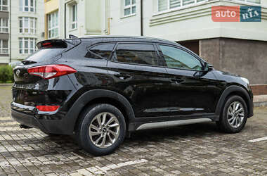 Позашляховик / Кросовер Hyundai Tucson 2017 в 