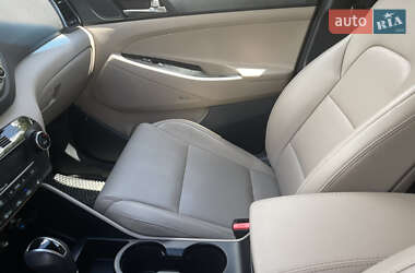 Позашляховик / Кросовер Hyundai Tucson 2017 в 