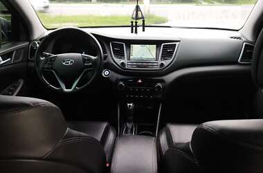 Внедорожник / Кроссовер Hyundai Tucson 2016 в 