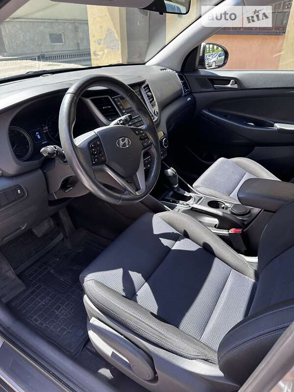 Позашляховик / Кросовер Hyundai Tucson 2017 в Івано-Франківську