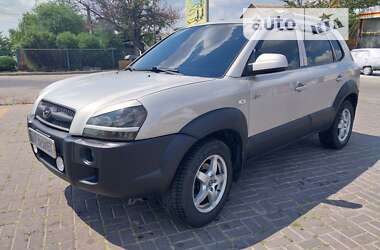 Внедорожник / Кроссовер Hyundai Tucson 2006 в 