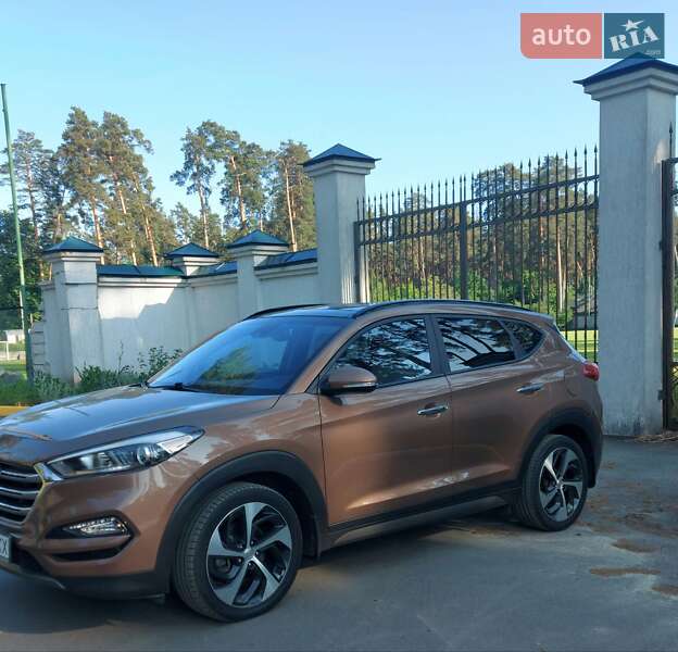 Позашляховик / Кросовер Hyundai Tucson 2015 в 