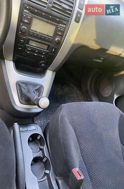 Внедорожник / Кроссовер Hyundai Tucson 2008 в 