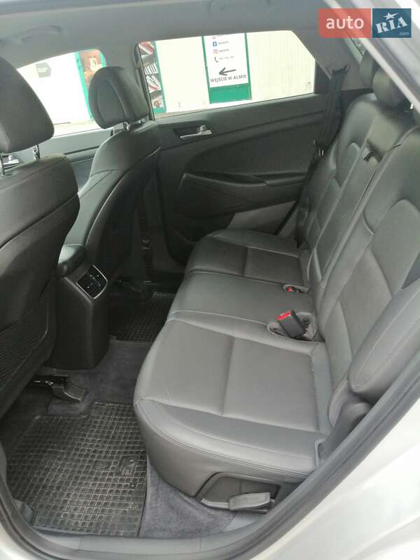 Позашляховик / Кросовер Hyundai Tucson 2015 в Тернополі