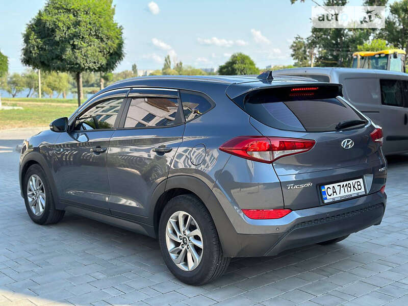 Позашляховик / Кросовер Hyundai Tucson 2015 в Умані