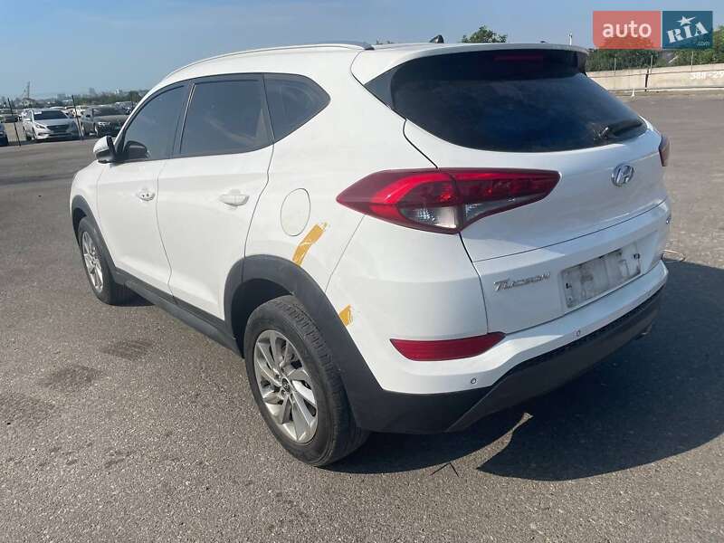 Позашляховик / Кросовер Hyundai Tucson 2015 в Тульчині